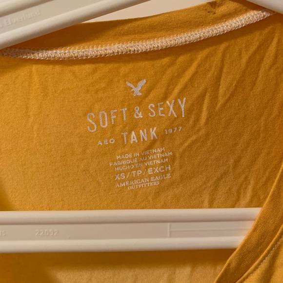 American eagle yellow/Orange and white tank top in size extra small - Picture 3 of 3
